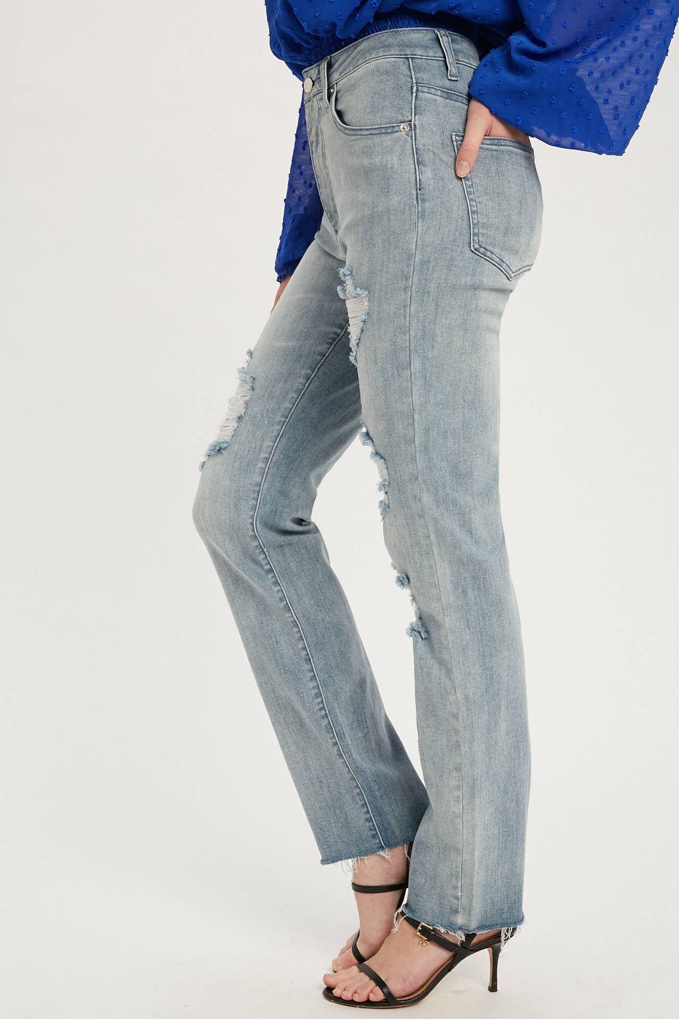 DESTROYED STRAIGHT JEANS